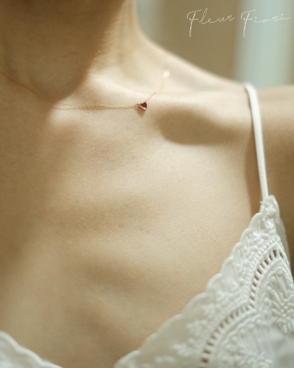 18K cœur floating ruby heart · tiniest