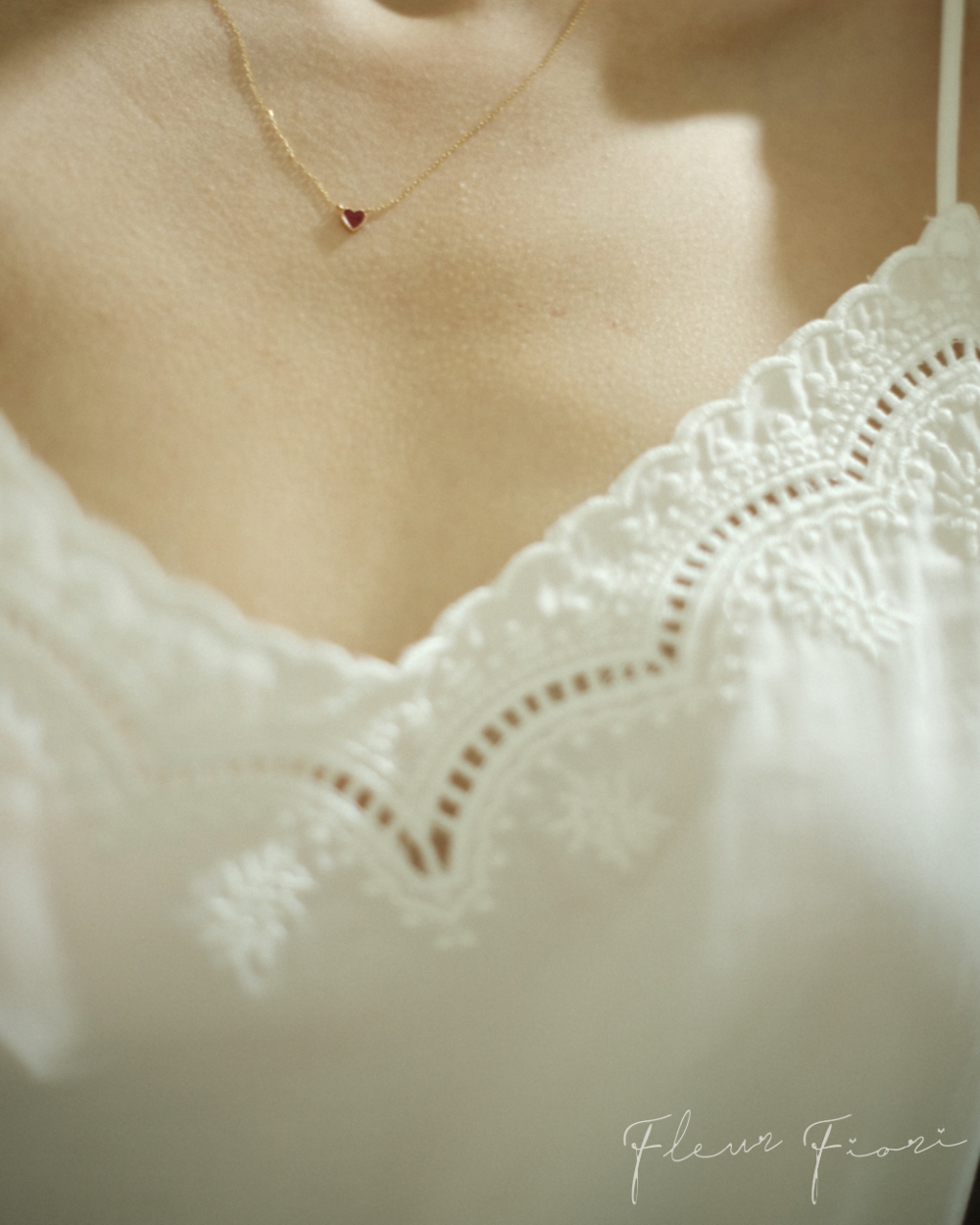 18K cœur floating ruby heart · tiniest