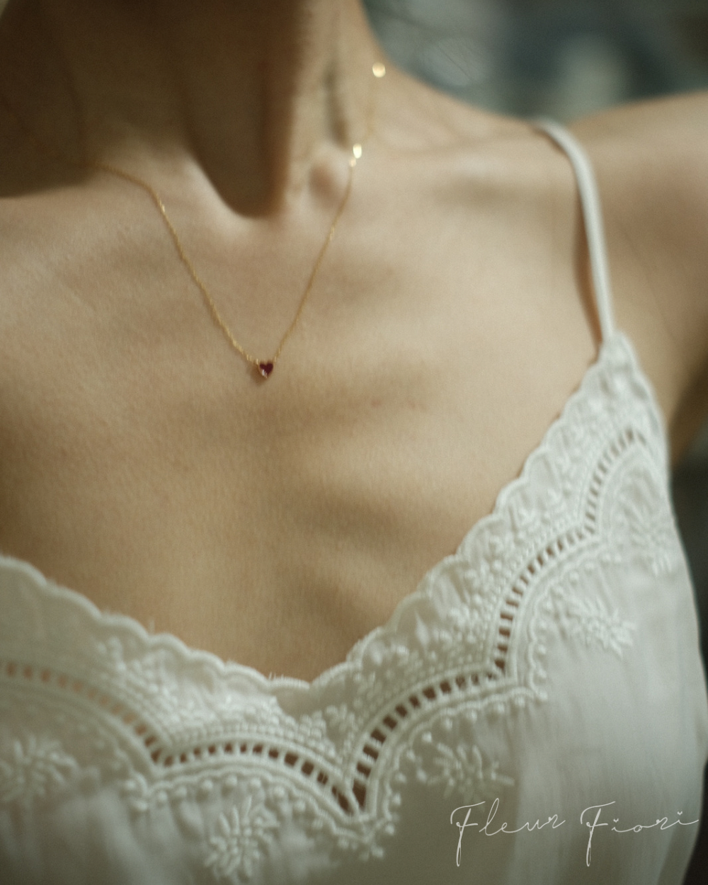 18K cœur floating ruby heart · tiniest