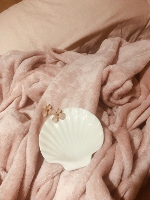 ceramic shell dish