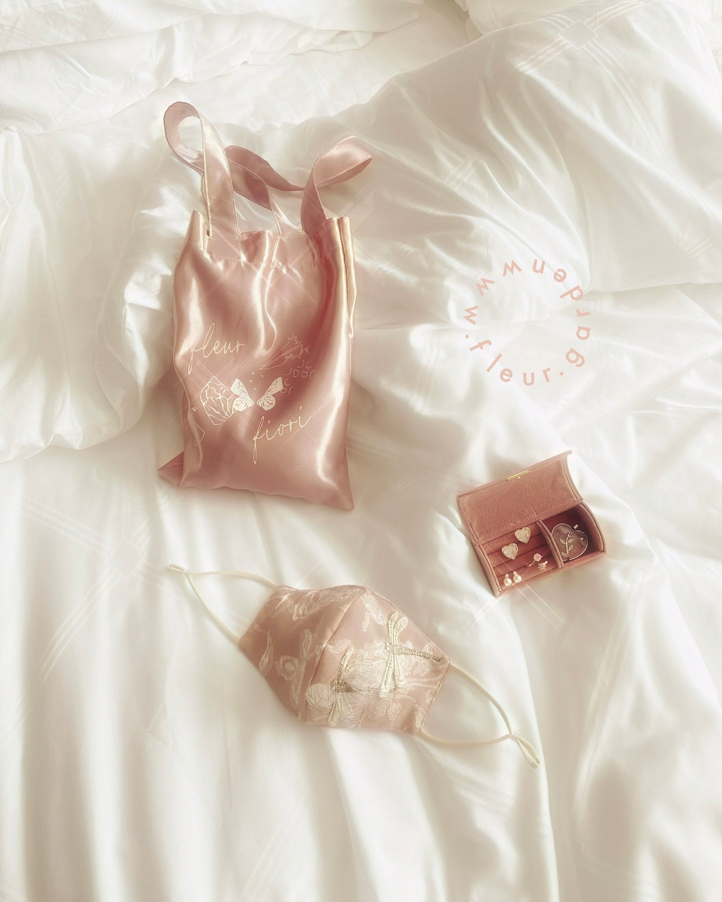 rose quartz cœur cabochon