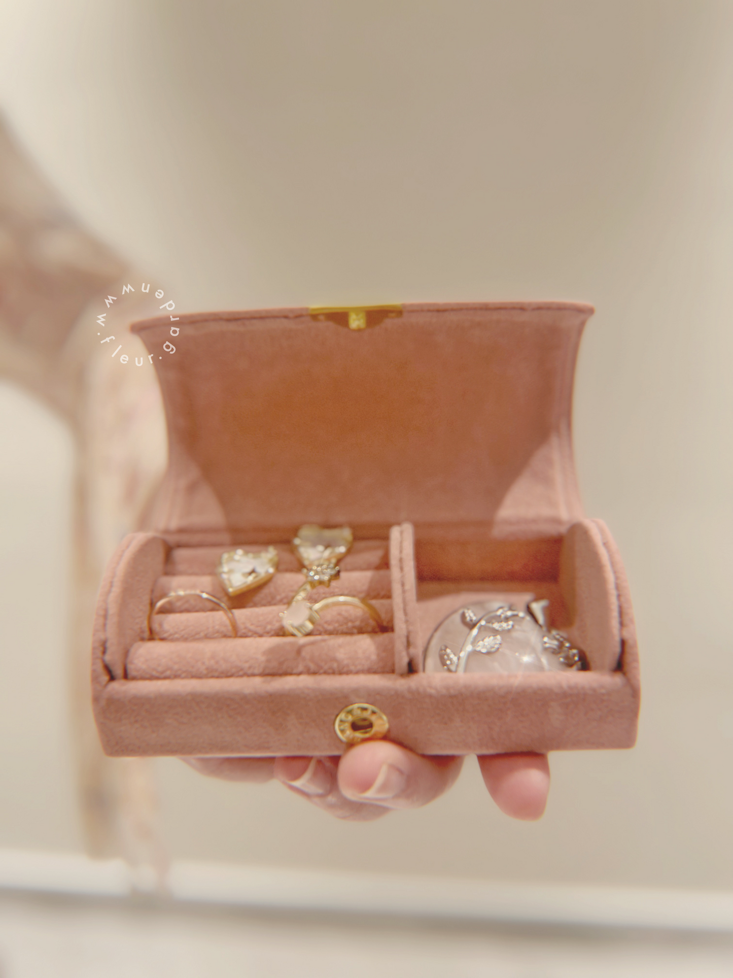 portable suede organizer