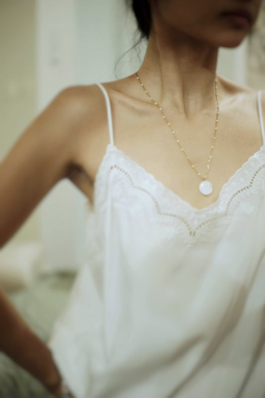 droplet dotted medallion mother of pearl  ·  adjustable