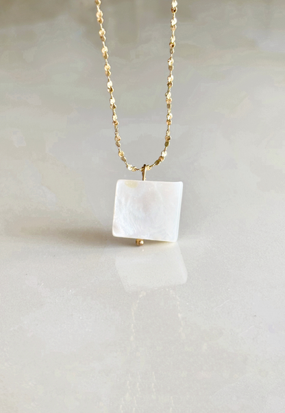 droplet romantic medallion mother of pearl   ·  adjustable
