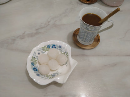vintage ceramic seashell · Wedgwood