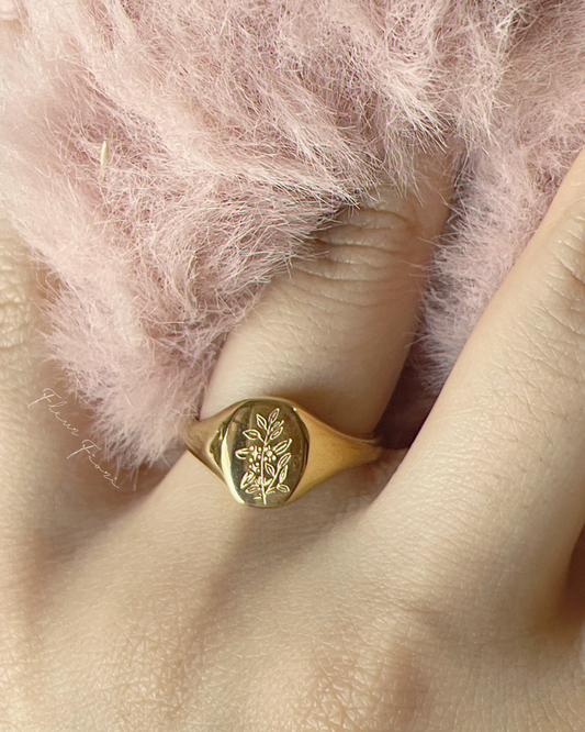 flora and fauna signet ring