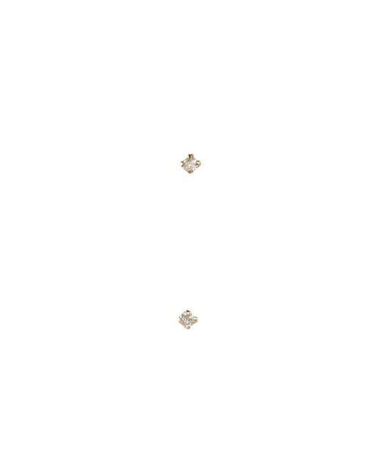 18K une diamond studs · tiny