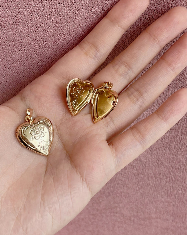 cœur heart locket necklace